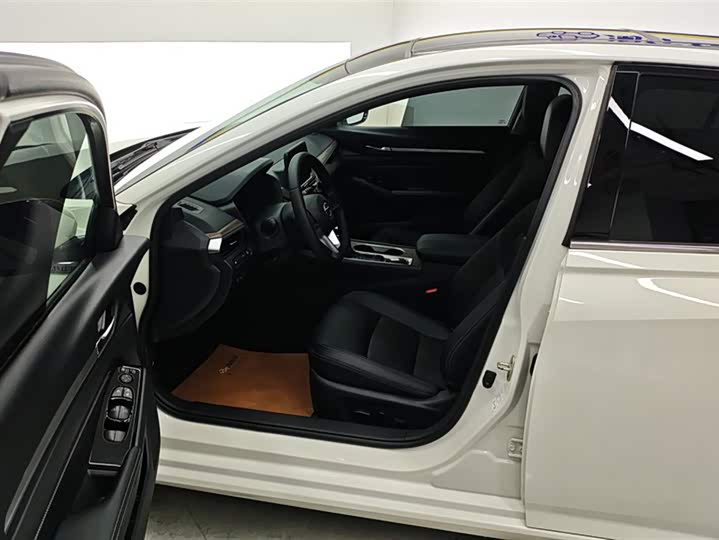 Фото 9 - Nissan Teana