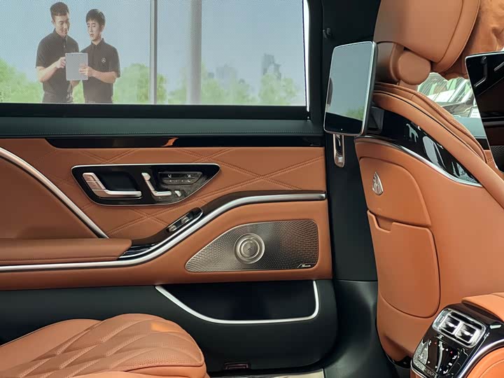 Фото 7 - Mercedes-Benz Maybach S-Class