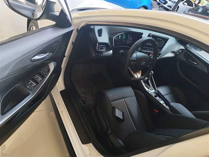 Фото 16 - Hyundai Lafesta