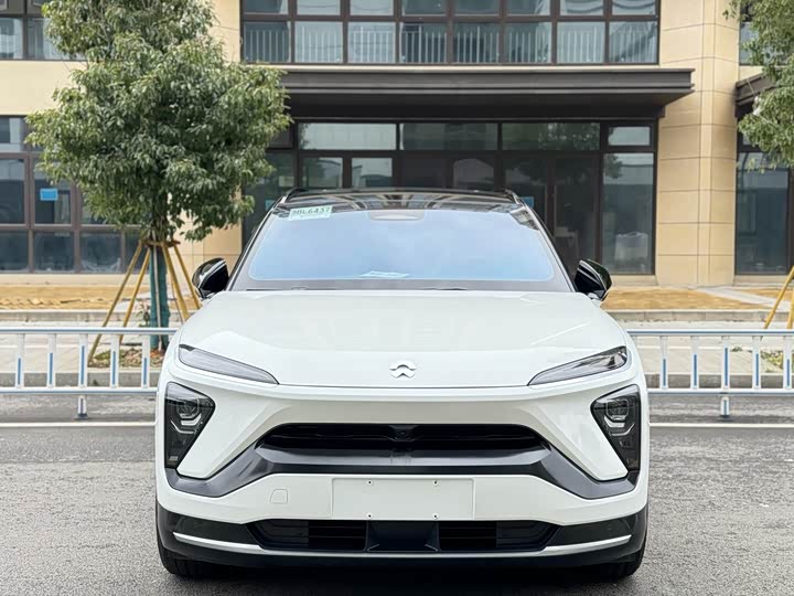 Фото 2 - Nio ES6