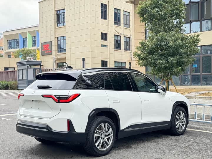 Фото 4 - Nio ES6