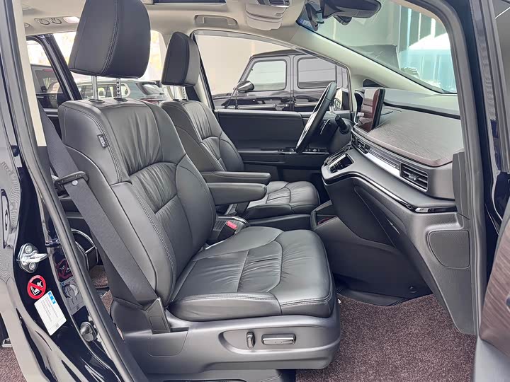 Фото 8 - Honda Odyssey