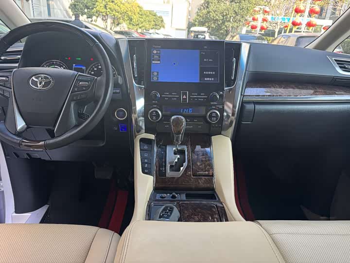 Фото 11 - Toyota Alphard