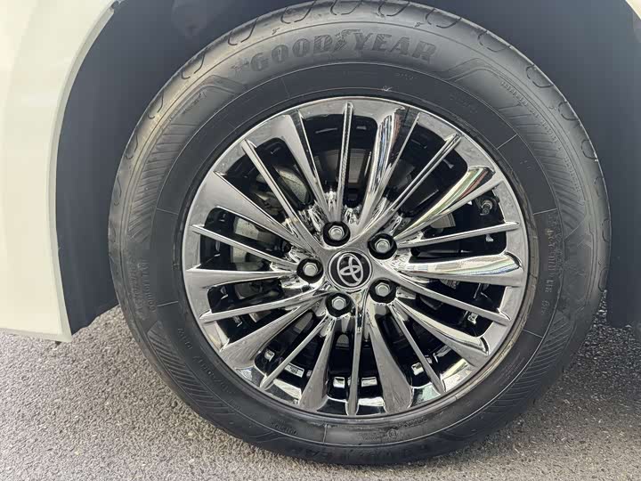 Фото 14 - Toyota Alphard