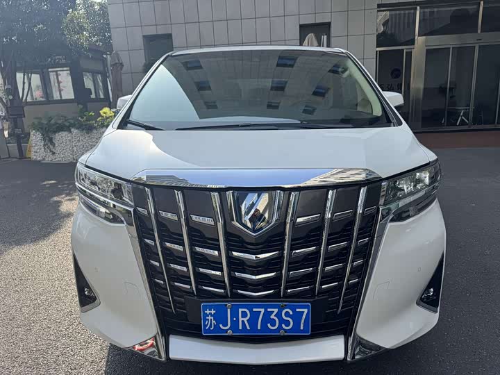 Фото 2 - Toyota Alphard