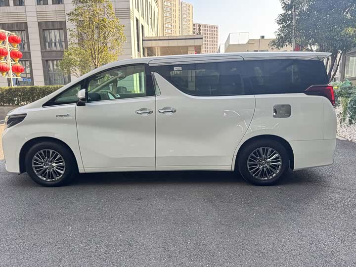 Фото 4 - Toyota Alphard