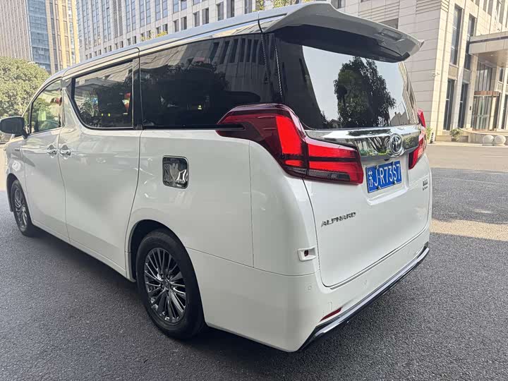 Фото 5 - Toyota Alphard