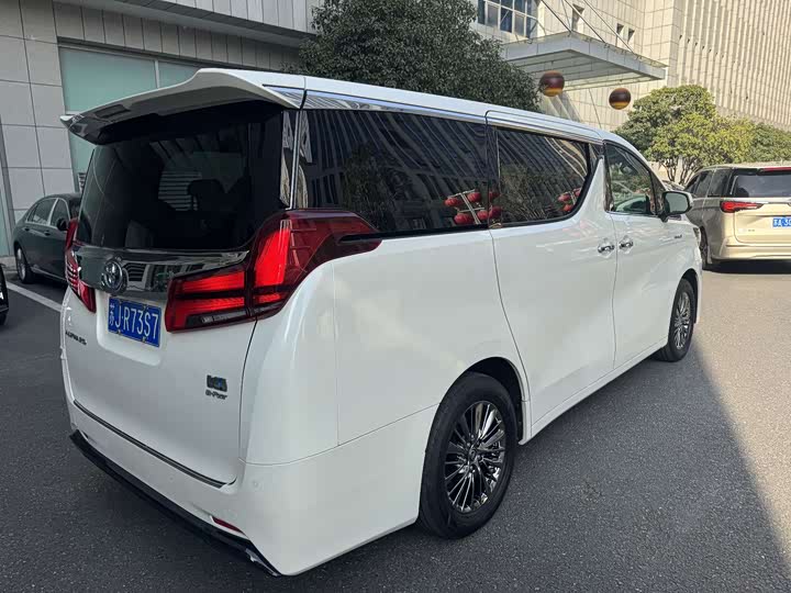 Фото 7 - Toyota Alphard