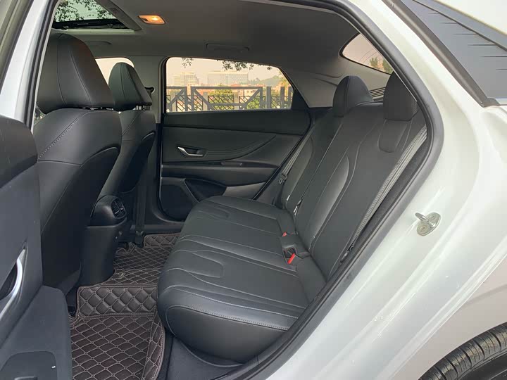 Фото 14 - Hyundai Elantra N line