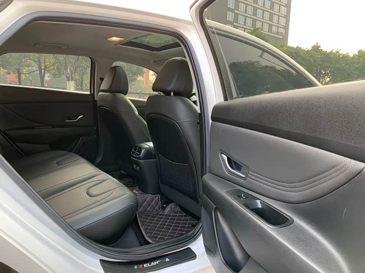 Фото 16 - Hyundai Elantra N line