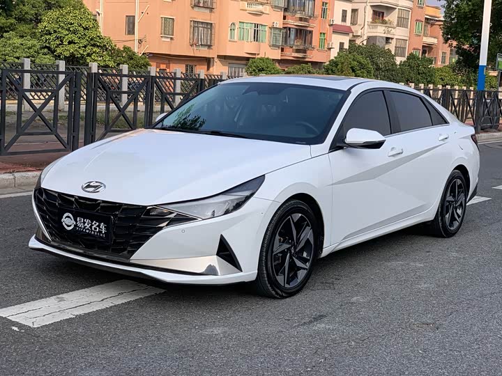 Фото 2 - Hyundai Elantra N line