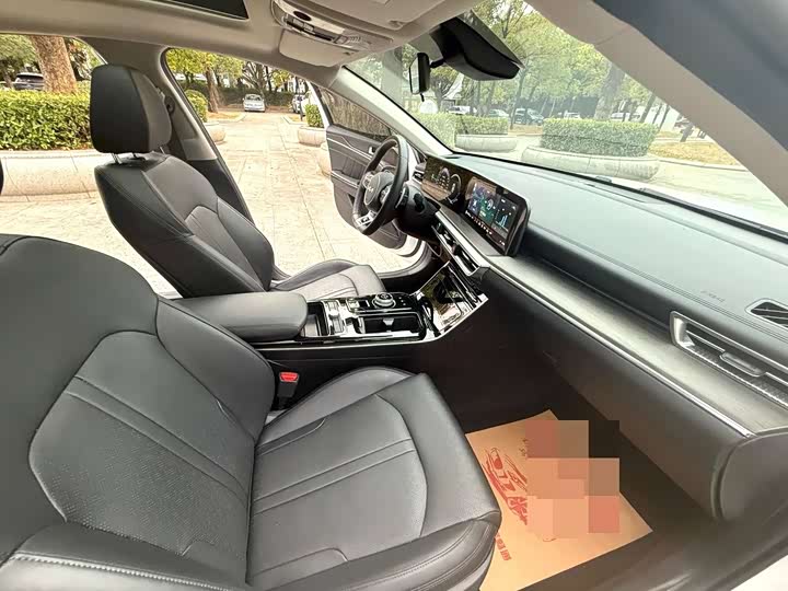 Фото 10 - Kia K5