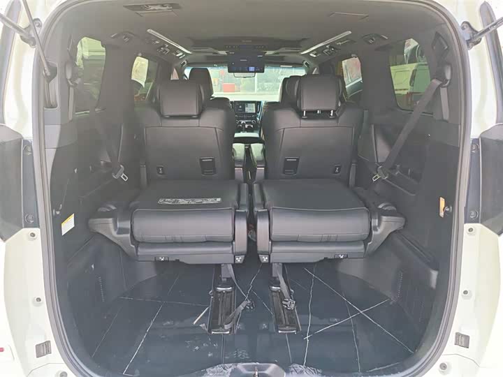 Фото 19 - Toyota Vellfire