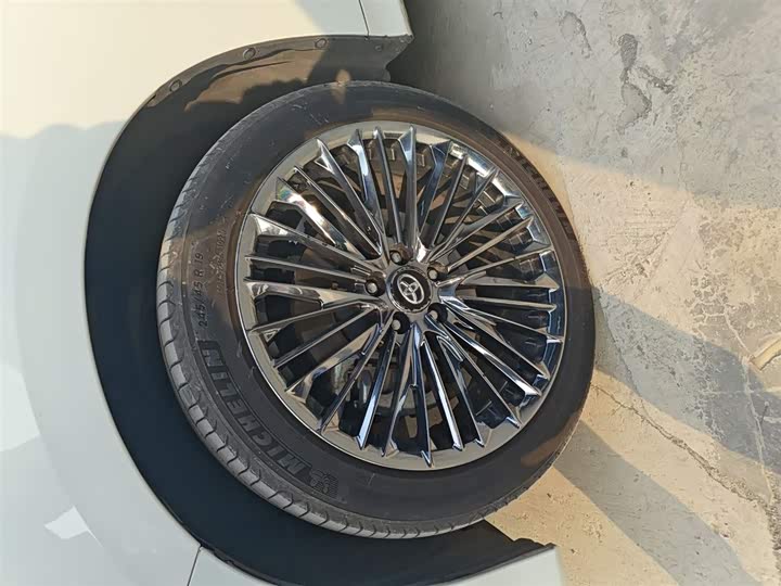 Фото 23 - Toyota Vellfire