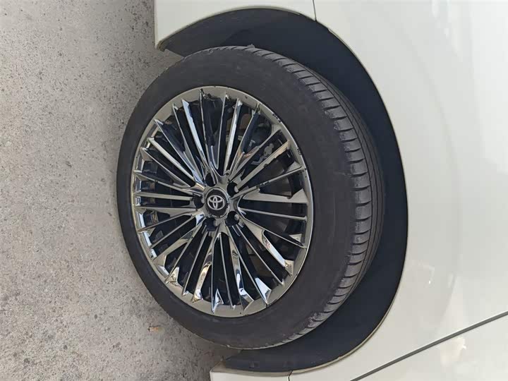 Фото 26 - Toyota Vellfire