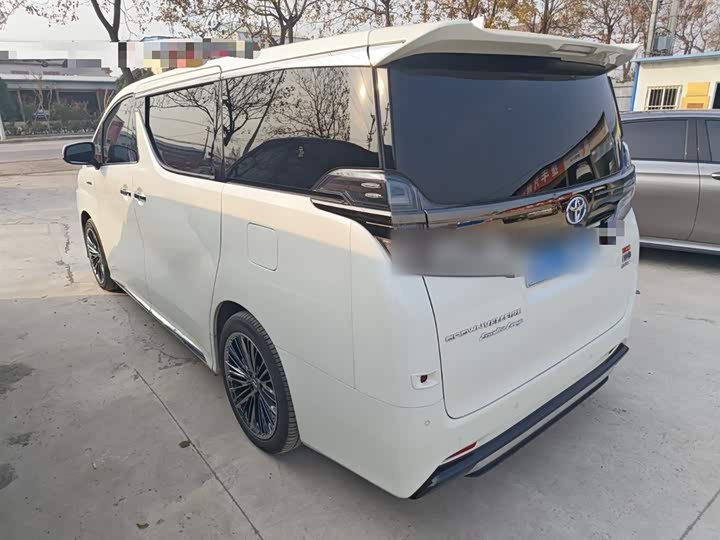 Фото 5 - Toyota Vellfire