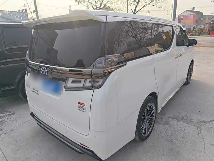 Фото 7 - Toyota Vellfire
