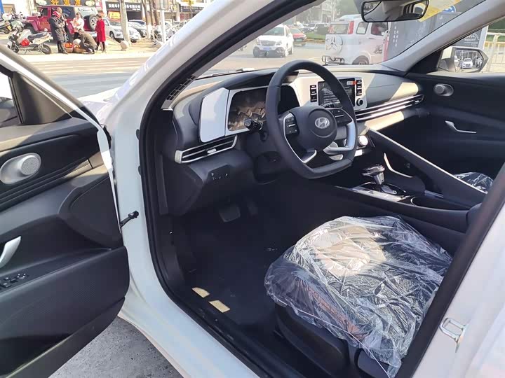 Фото 17 - Hyundai Elantra N line