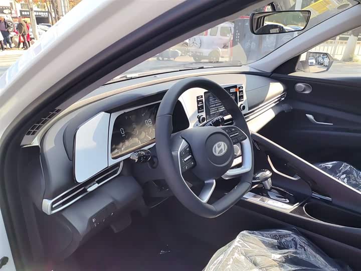 Фото 4 - Hyundai Elantra N line