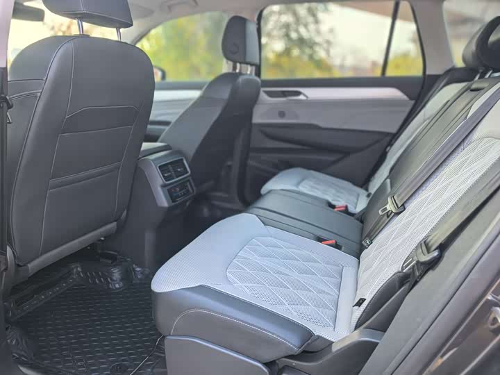 Фото 13 - Volkswagen Tavendor