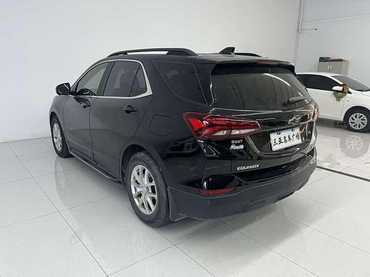 Фото 4 - Chevrolet Equinox