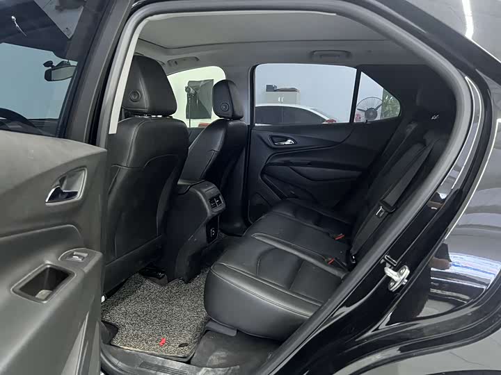 Фото 9 - Chevrolet Equinox