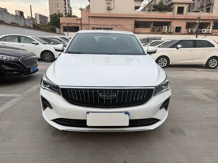 Фото 2 - Geely Emgrand