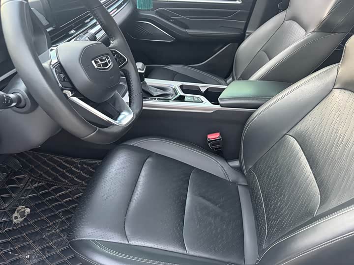 Фото 4 - Geely Emgrand