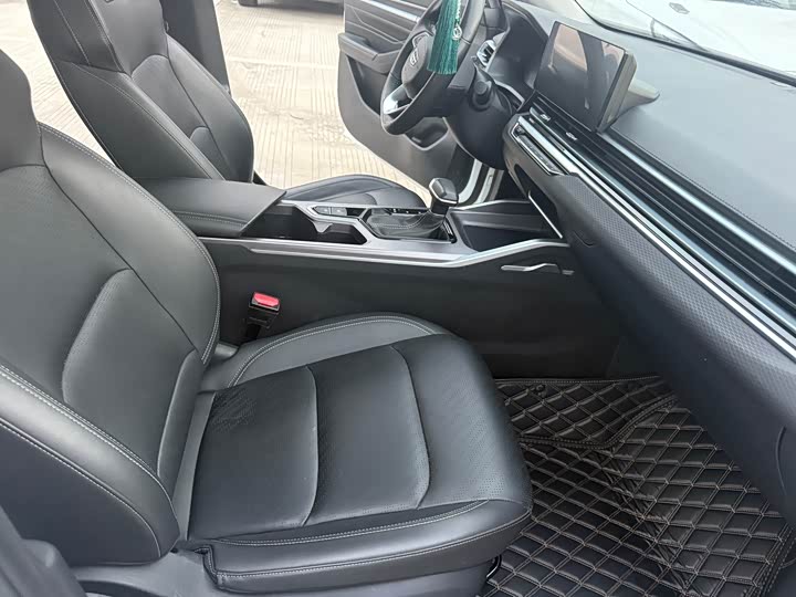 Фото 6 - Geely Emgrand