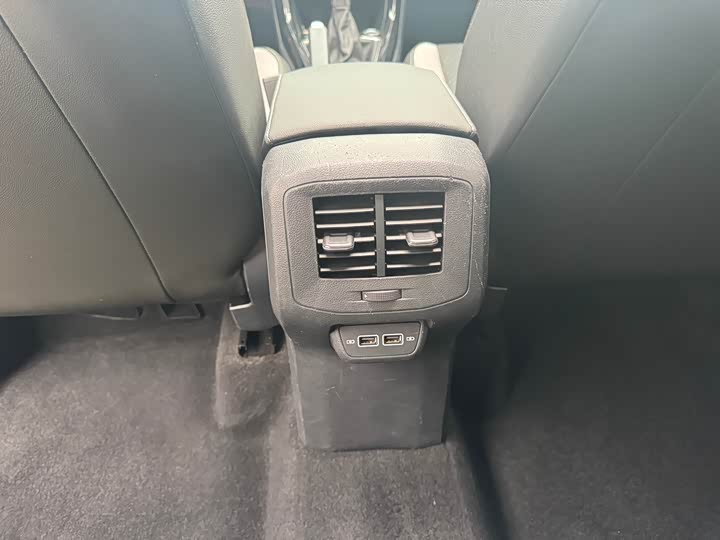 Фото 11 - Volkswagen Tacqua