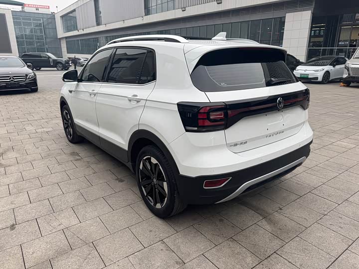 Фото 13 - Volkswagen Tacqua