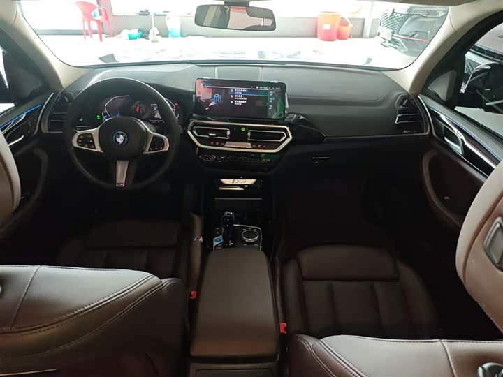 Фото 10 - BMW iX3