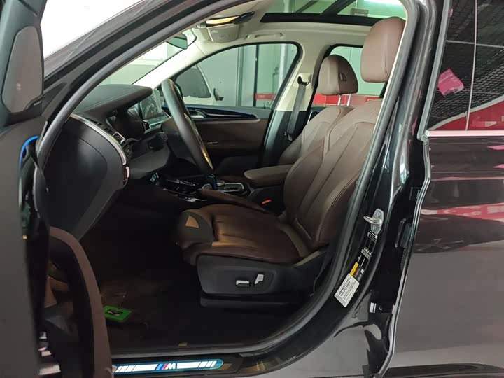 Фото 15 - BMW iX3