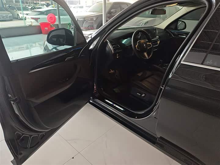 Фото 16 - BMW iX3