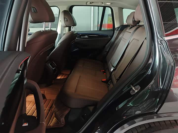 Фото 17 - BMW iX3