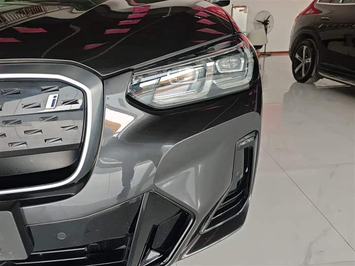 Фото 24 - BMW iX3