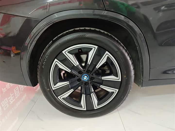 Фото 26 - BMW iX3