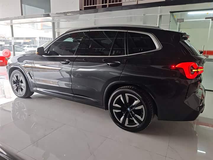 Фото 5 - BMW iX3