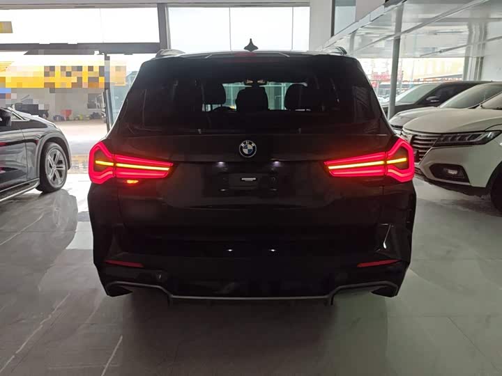Фото 6 - BMW iX3