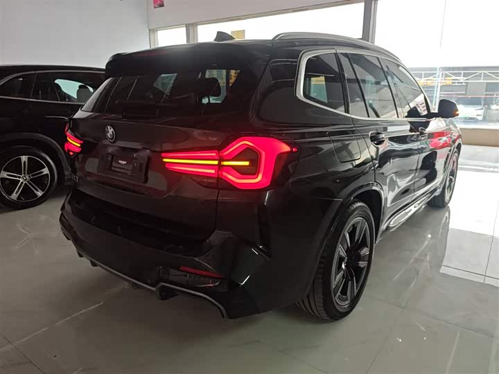 Фото 7 - BMW iX3