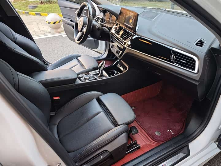 Фото 9 - BMW 1 Series