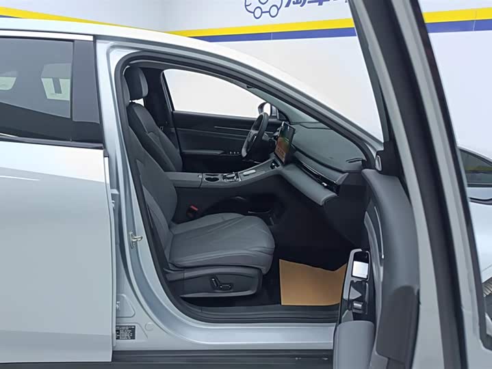 Фото 8 - Geely Galaxy L6