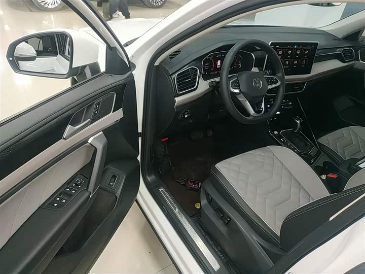 Фото 16 - Volkswagen Tayron