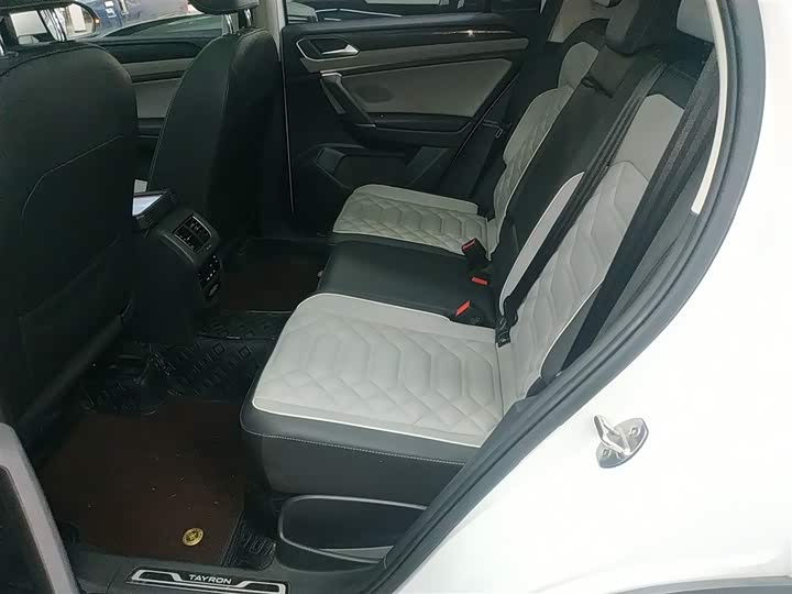 Фото 17 - Volkswagen Tayron