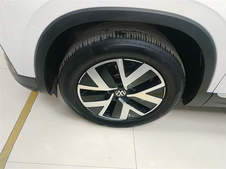 Фото 23 - Volkswagen Tayron