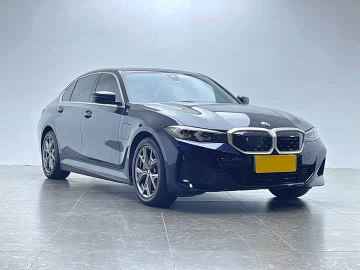 Фото 17 - BMW i3