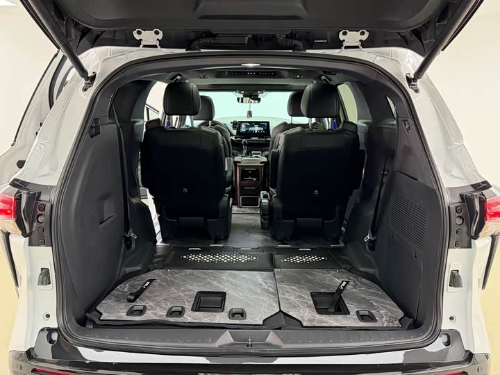 Фото 8 - Toyota Granvia