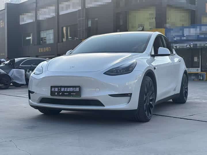 Фото 1 - Tesla Model Y