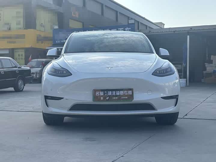 Фото 2 - Tesla Model Y