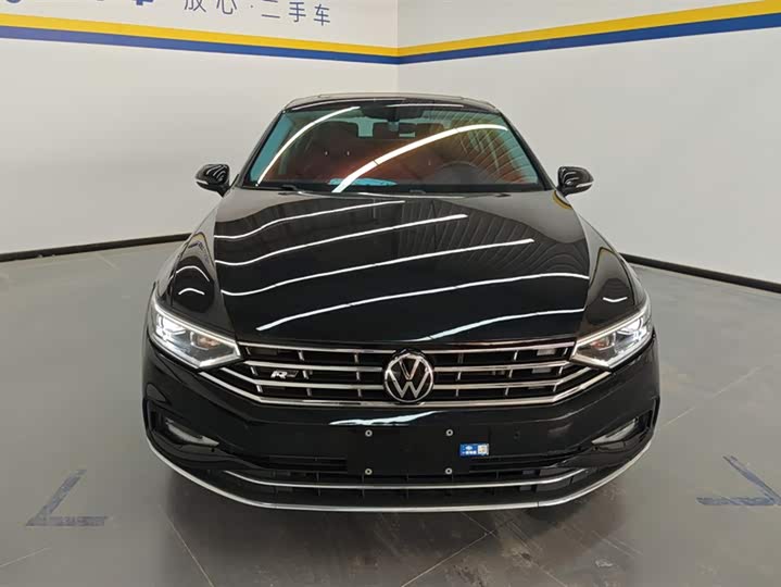 Фото 2 - Volkswagen Magotan